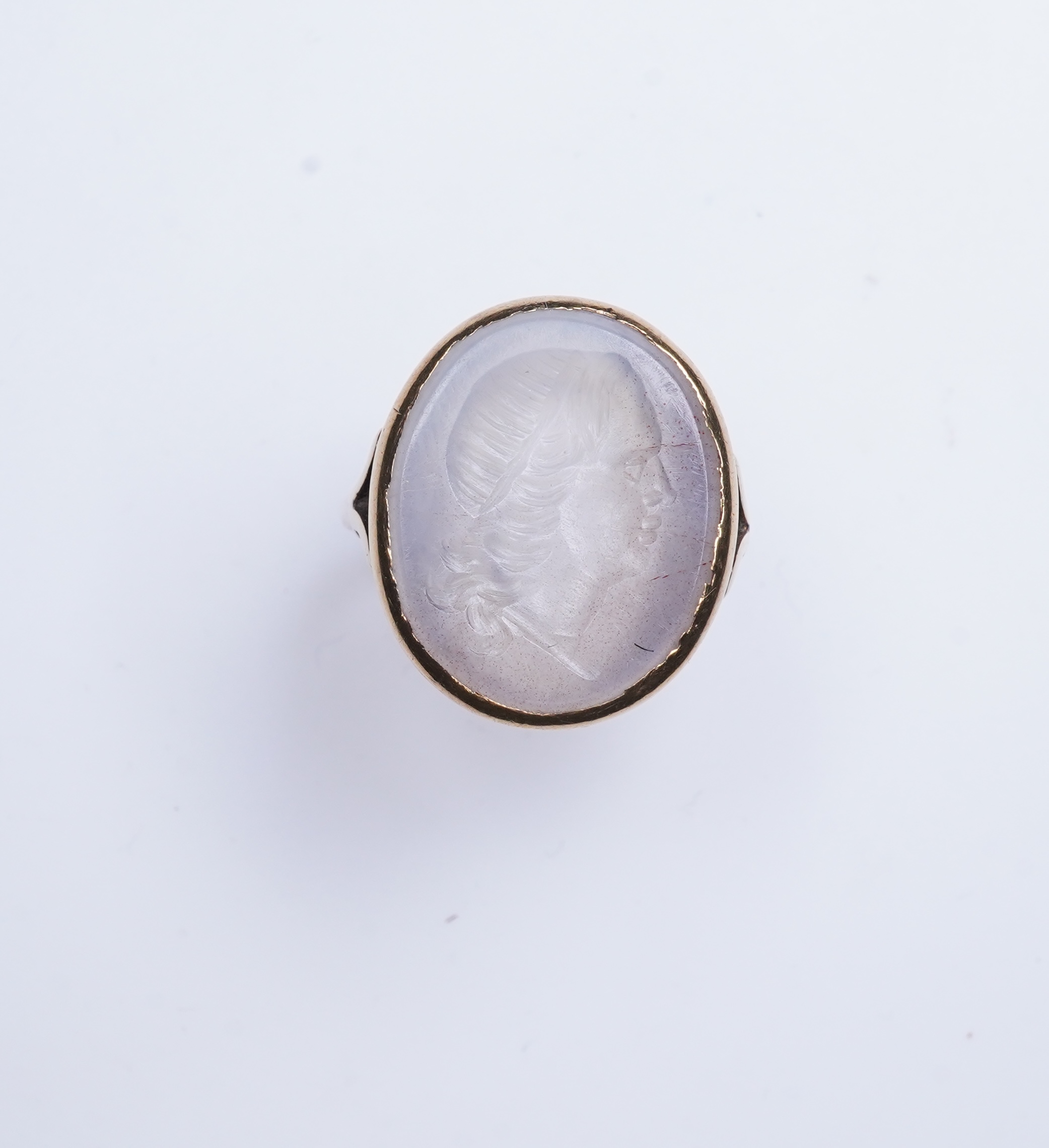 A chalcedony intaglio ring, early 19th century